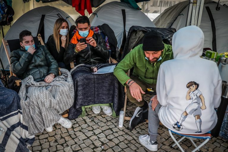 Greve de fome de empresários portugueses continua depois de uma semana